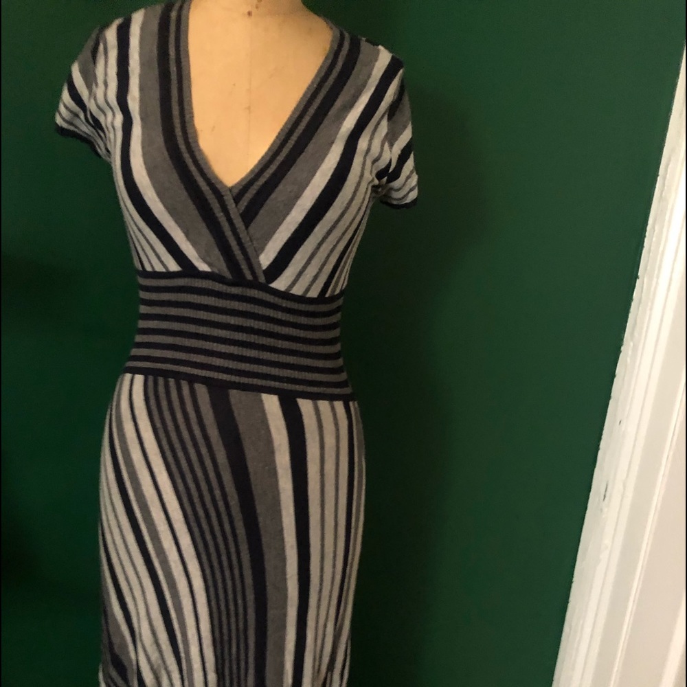 A nice fitted sweater dress !